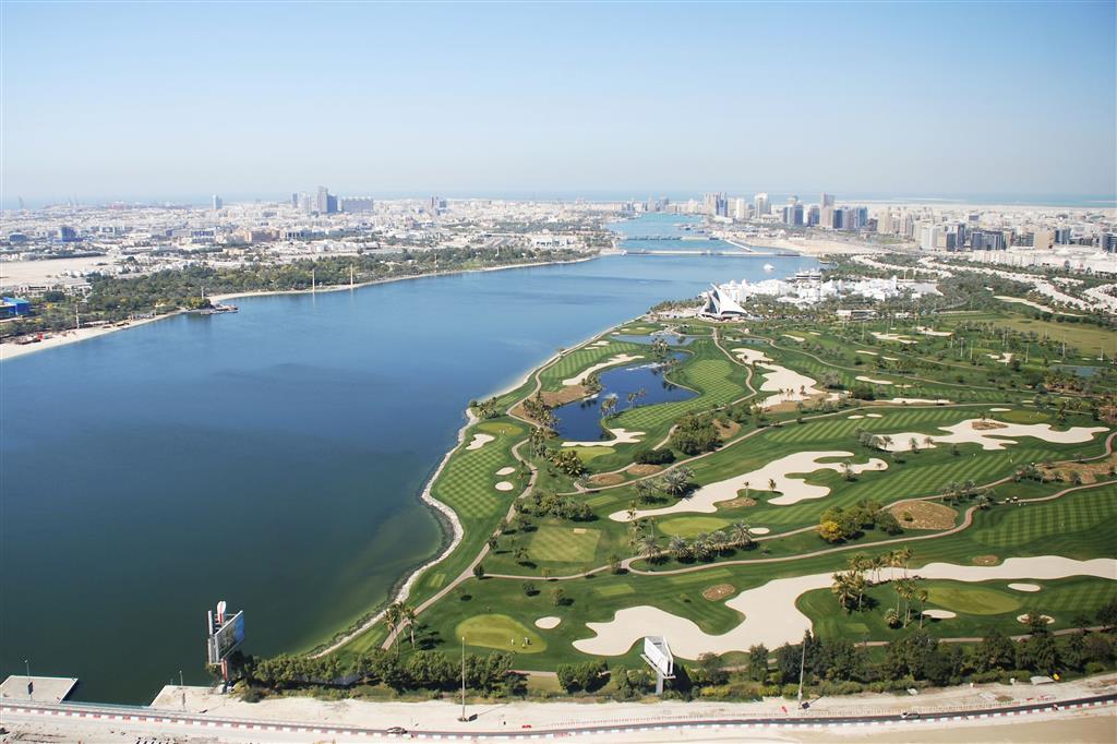 Four Points By Sheraton Sheikh Zayed Road Дубай Екстериор снимка
