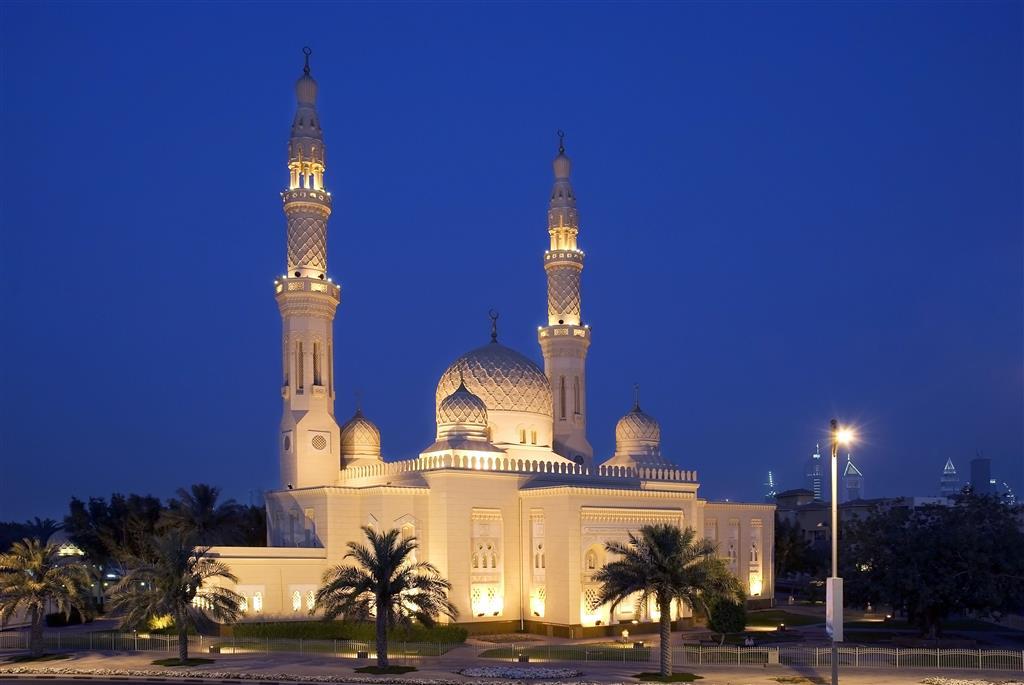 Four Points By Sheraton Sheikh Zayed Road Дубай Екстериор снимка