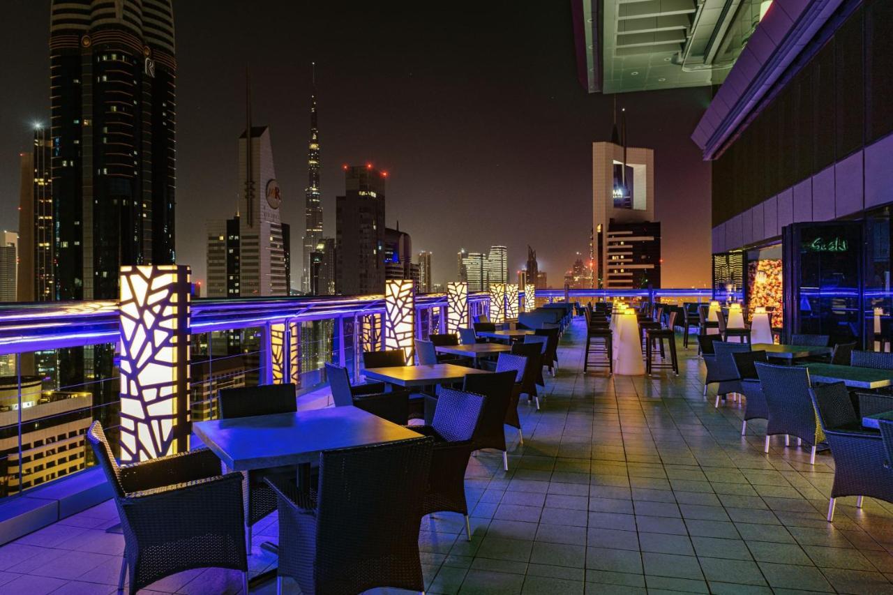 Four Points By Sheraton Sheikh Zayed Road Дубай Екстериор снимка