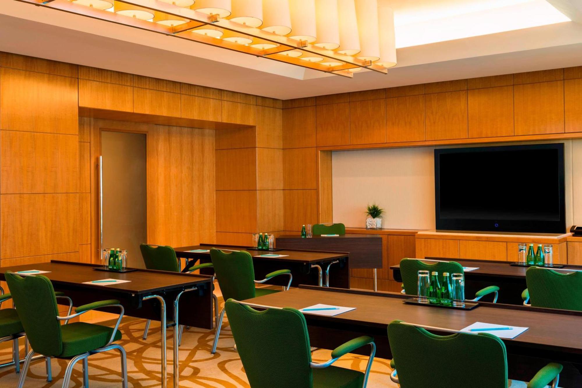 Four Points By Sheraton Sheikh Zayed Road Дубай Екстериор снимка