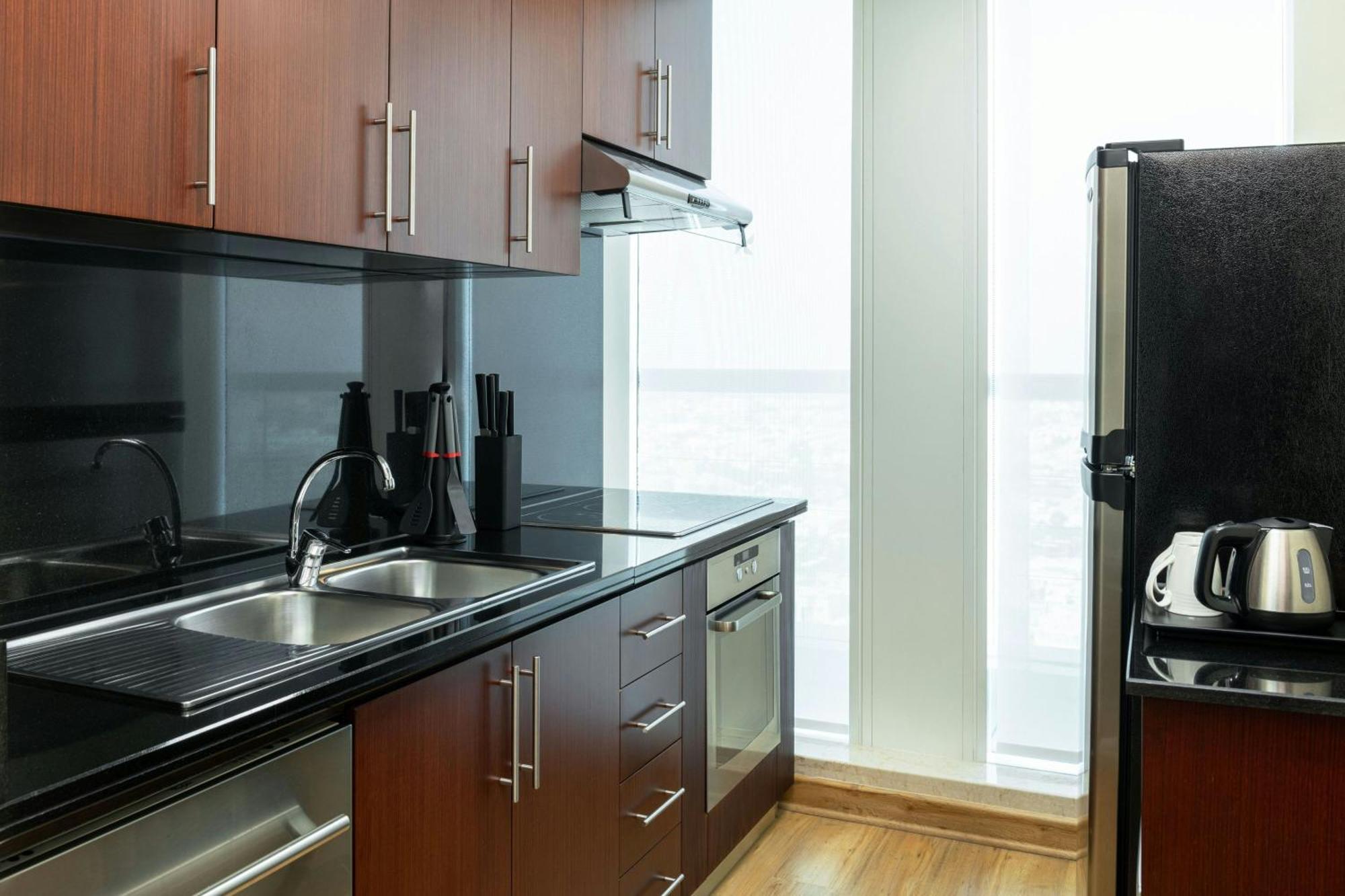 Four Points By Sheraton Sheikh Zayed Road Дубай Екстериор снимка