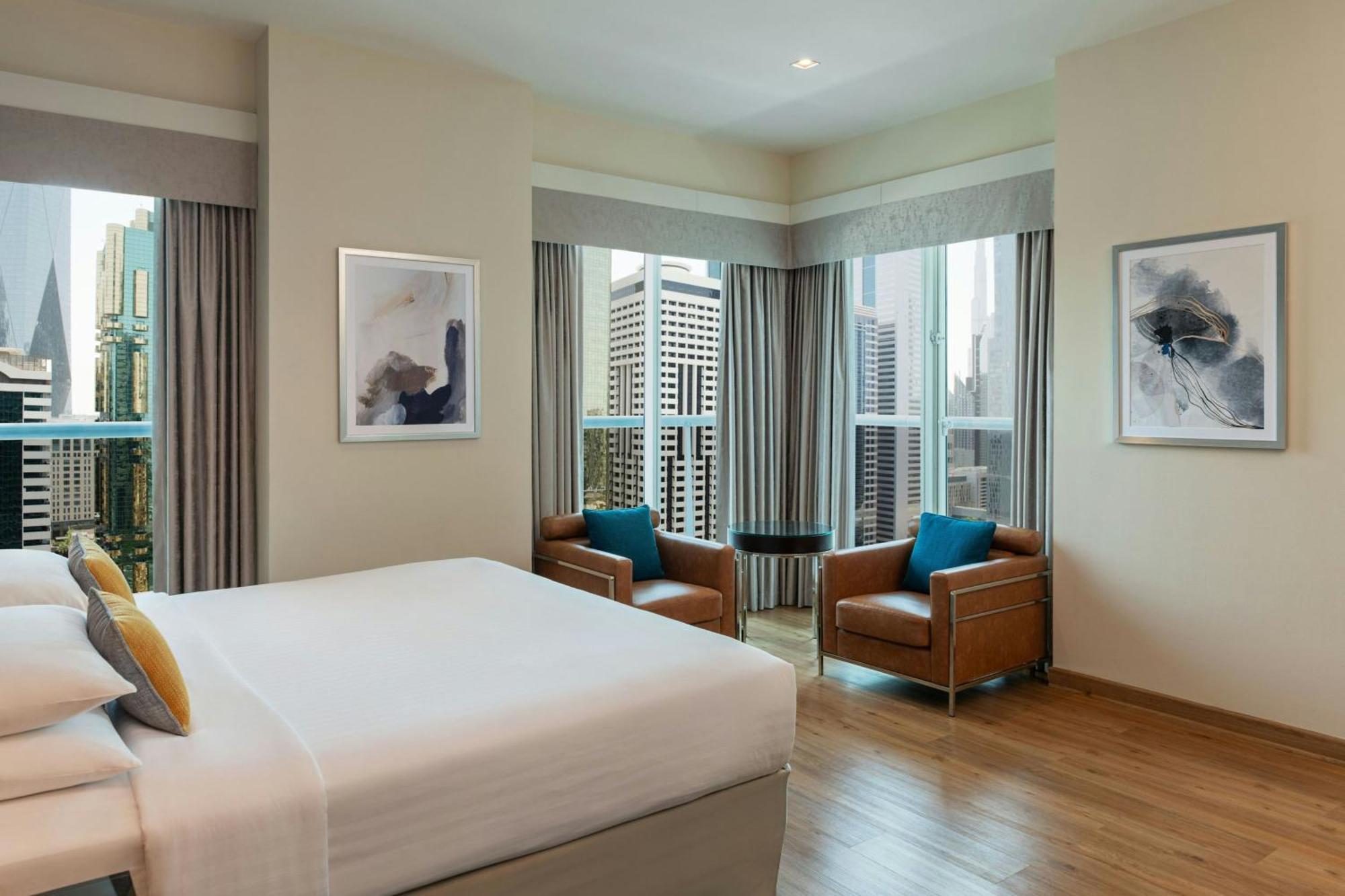 Four Points By Sheraton Sheikh Zayed Road Дубай Екстериор снимка