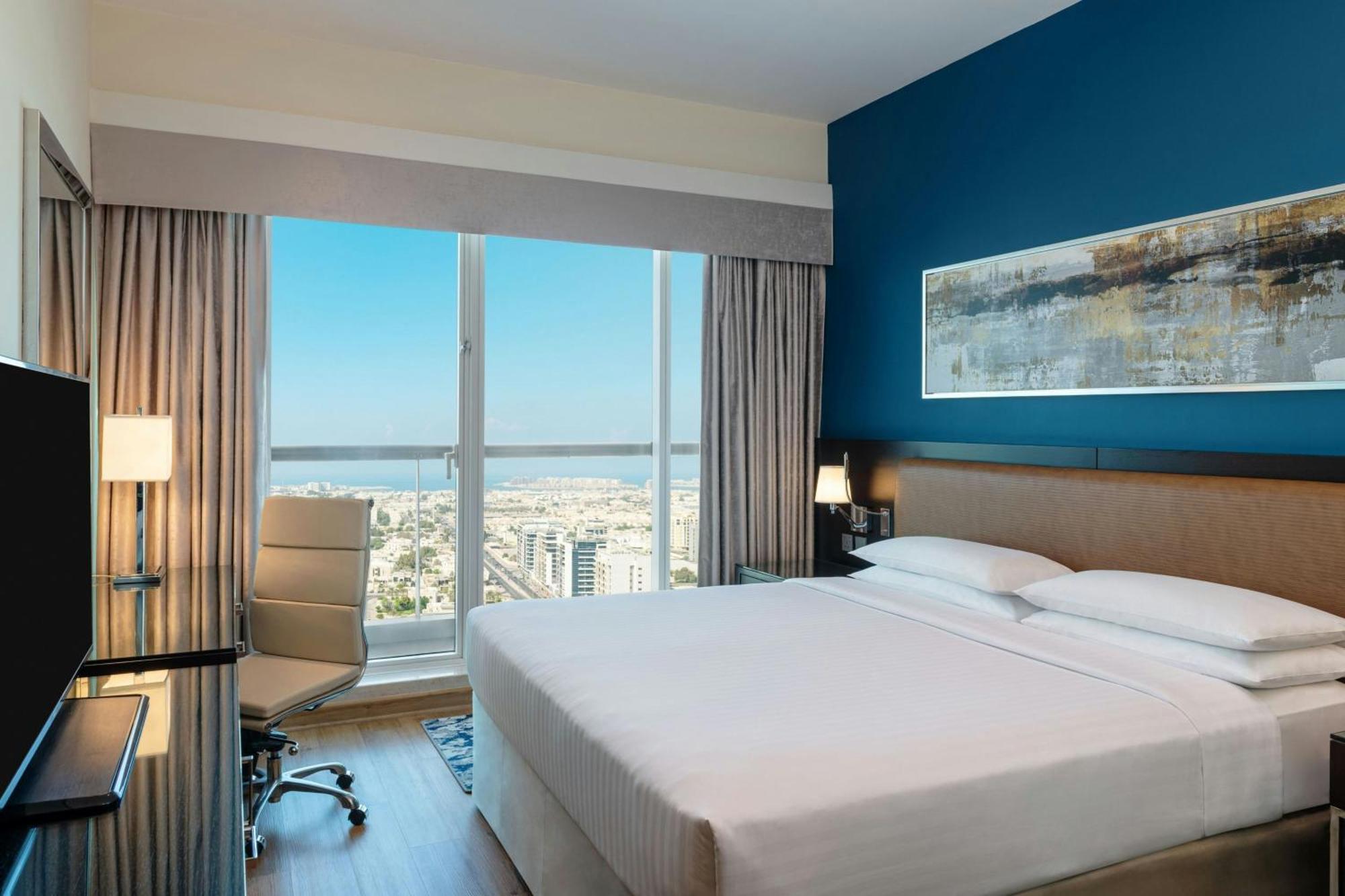 Four Points By Sheraton Sheikh Zayed Road Дубай Екстериор снимка
