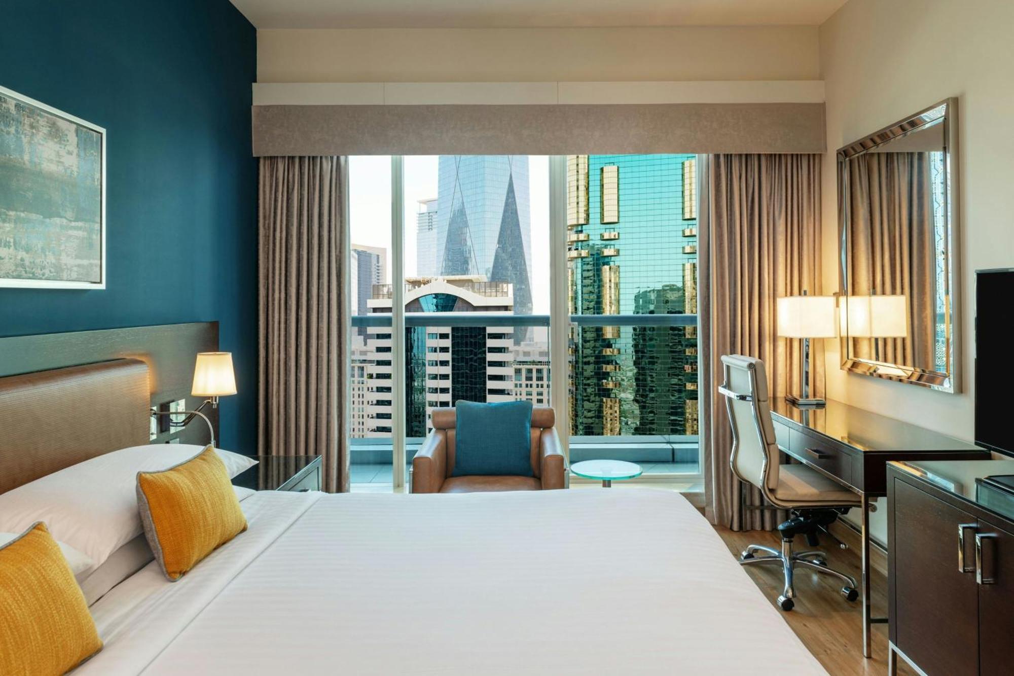 Four Points By Sheraton Sheikh Zayed Road Дубай Екстериор снимка