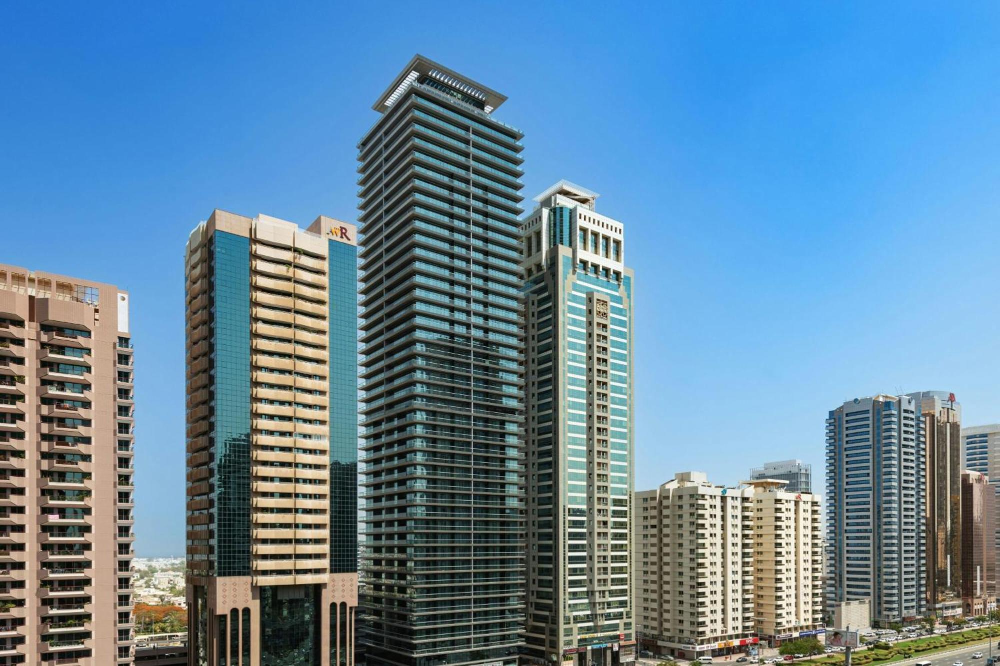Four Points By Sheraton Sheikh Zayed Road Дубай Екстериор снимка