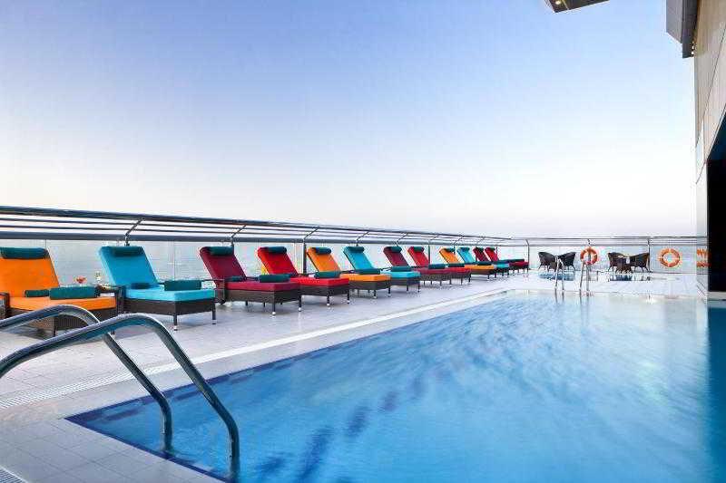 Four Points By Sheraton Sheikh Zayed Road Дубай Екстериор снимка